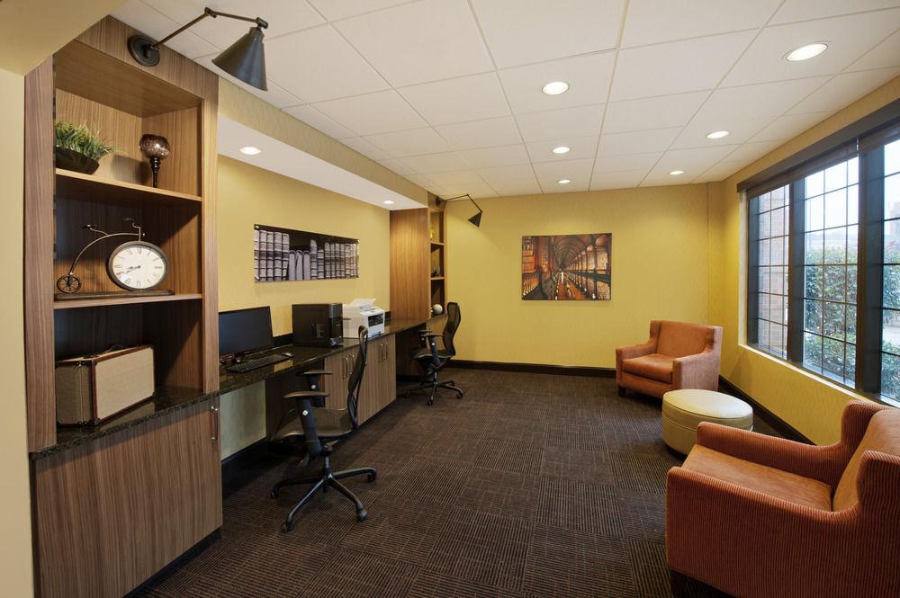 Holiday Inn Express Fredericksburg - Southpoint By Ihg Exterior photo